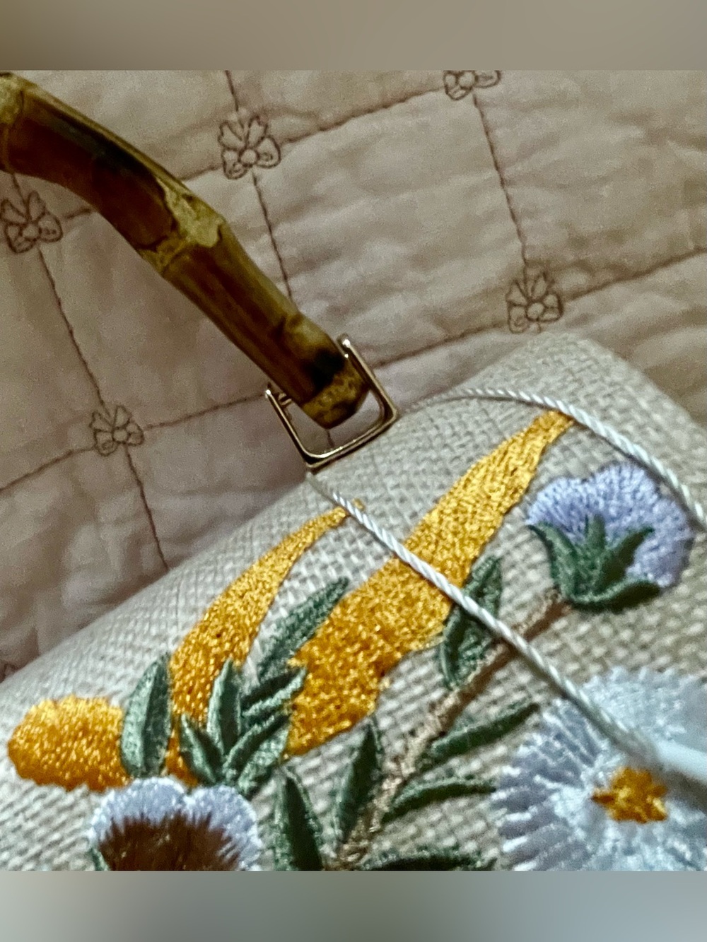 Tommy Bahama Bird & Floral Embroidered Canvas Bamboo Top Handle w Unique Chain - Picture 16 of 16